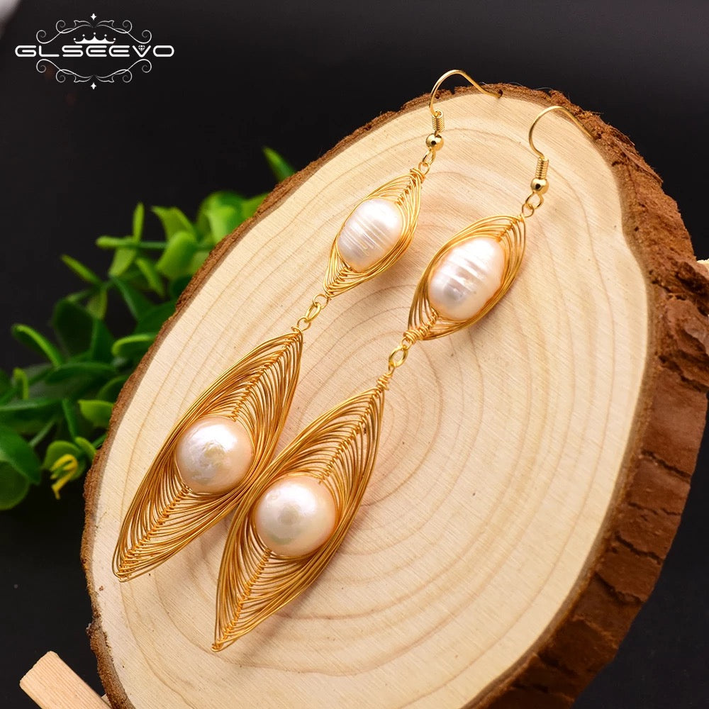 New Design Oval Cultured Beautiful Pearl Dangle Hook Earing For Women