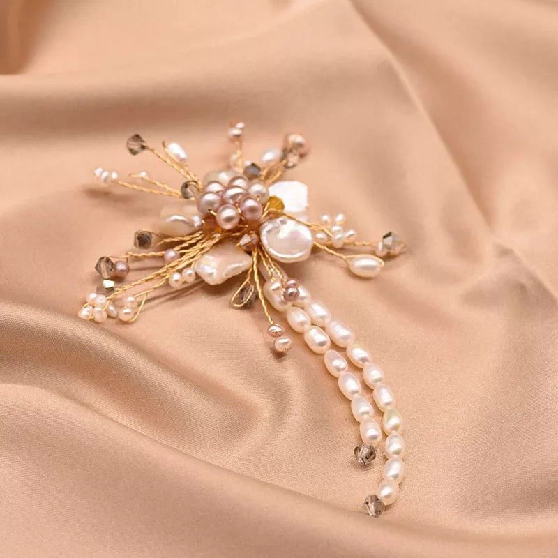 Flower Design 18K Gold Plated And Fresh Water Pearl Beautiful Safety Pin Brooch For Women