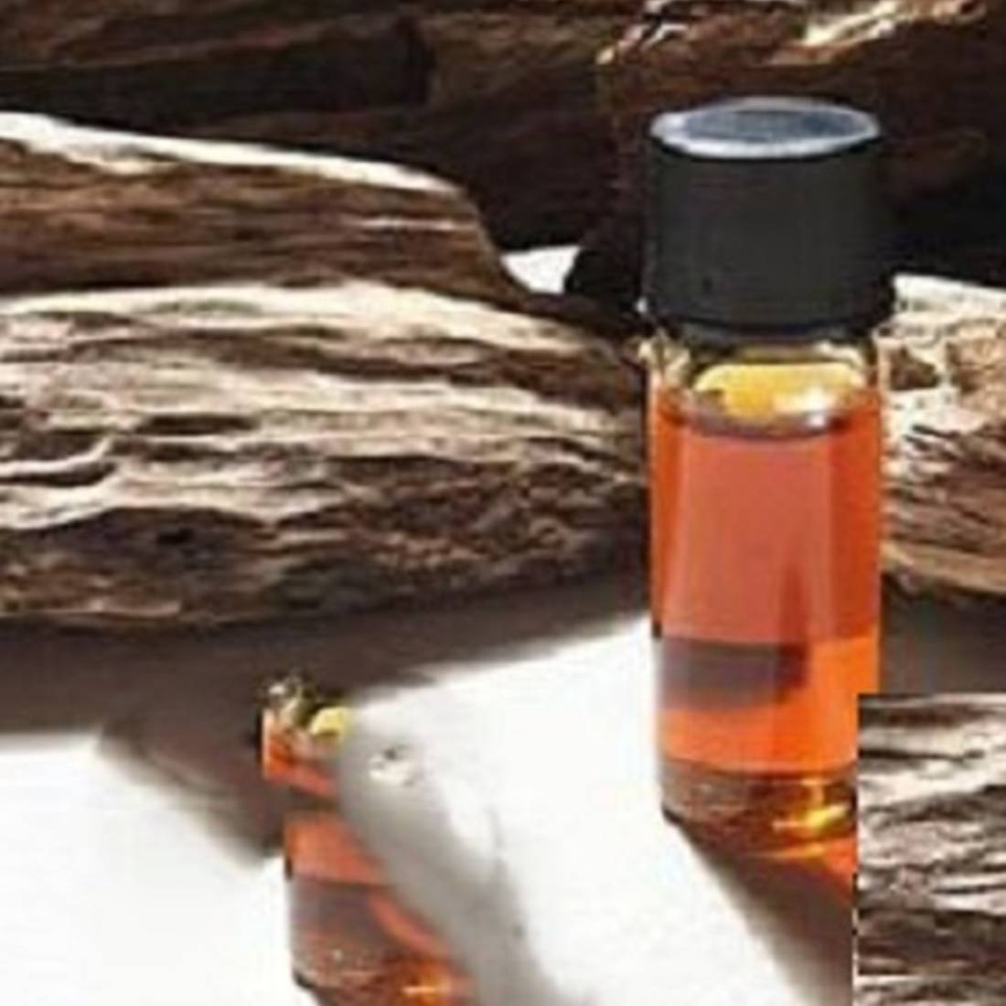 Natural Agarwood Oil Frankincense Essential Oil, 100% Natural Undiluted Fragrance Therapeutic Grade Essential Oil For Aromatherapy Pain Relief Oil, Helps To Reduce stress